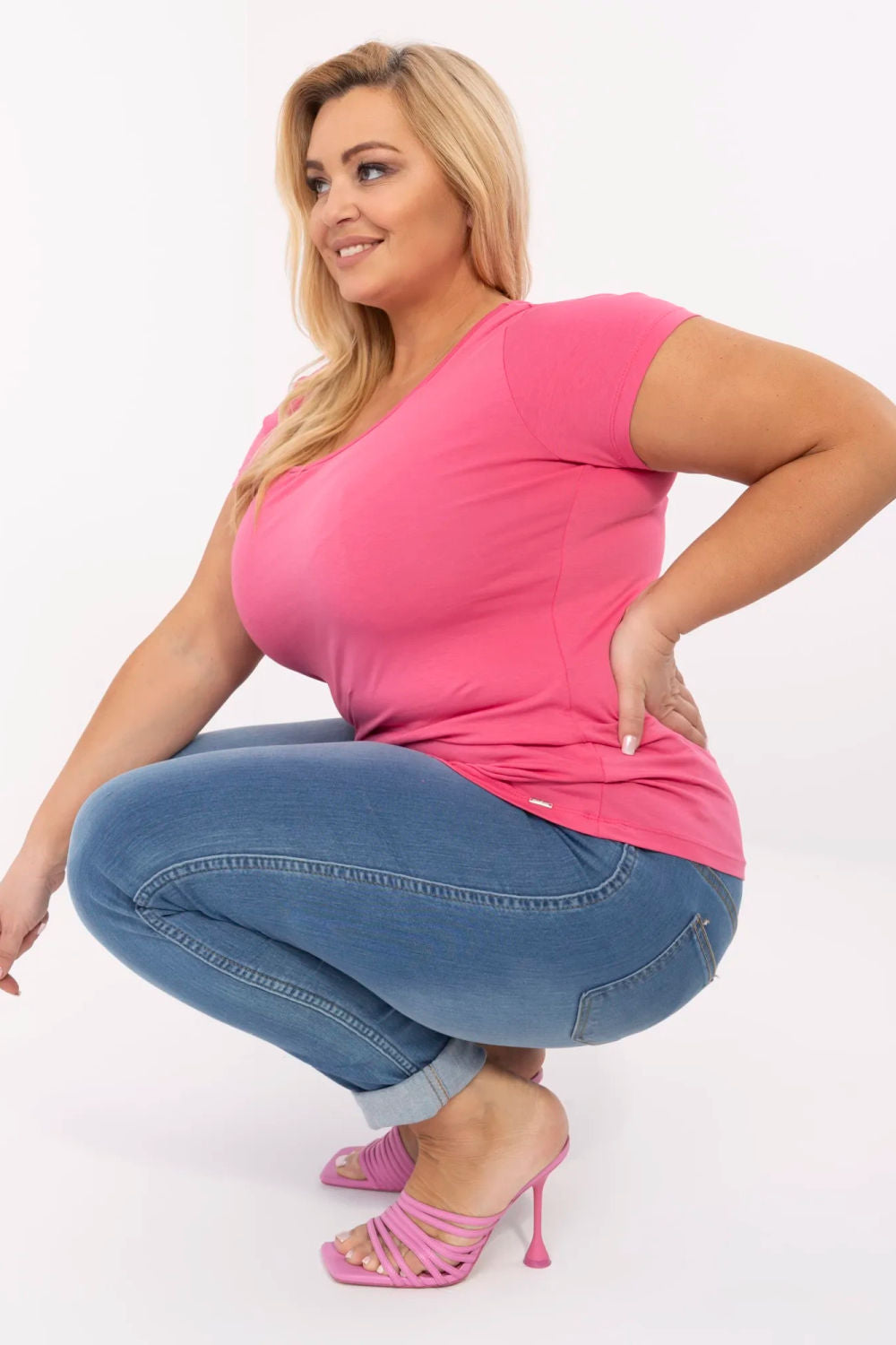 Plus-size T-shirt model 211768 relevance