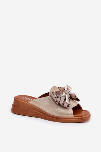 Slippers model 211954 Step in style