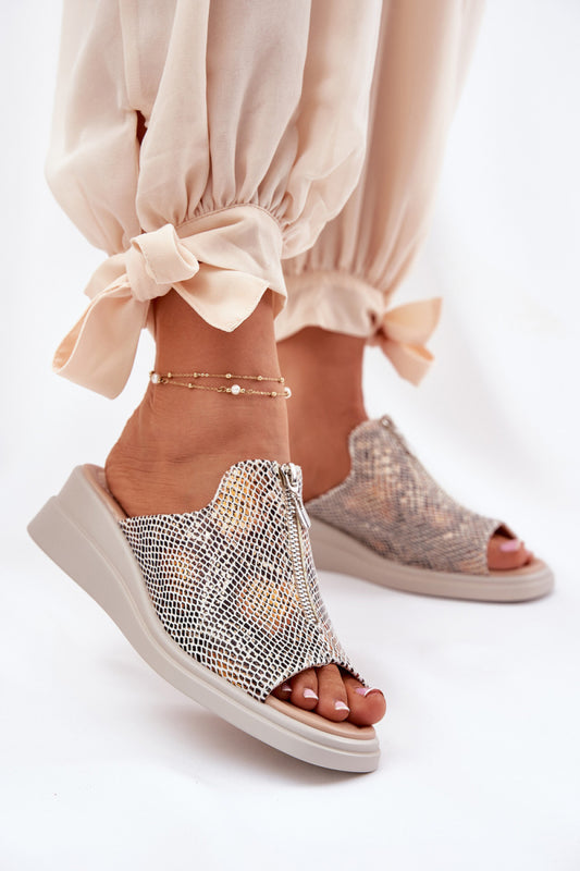 Slippers model 211956 Step in style