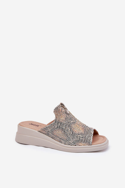 Slippers model 211956 Step in style