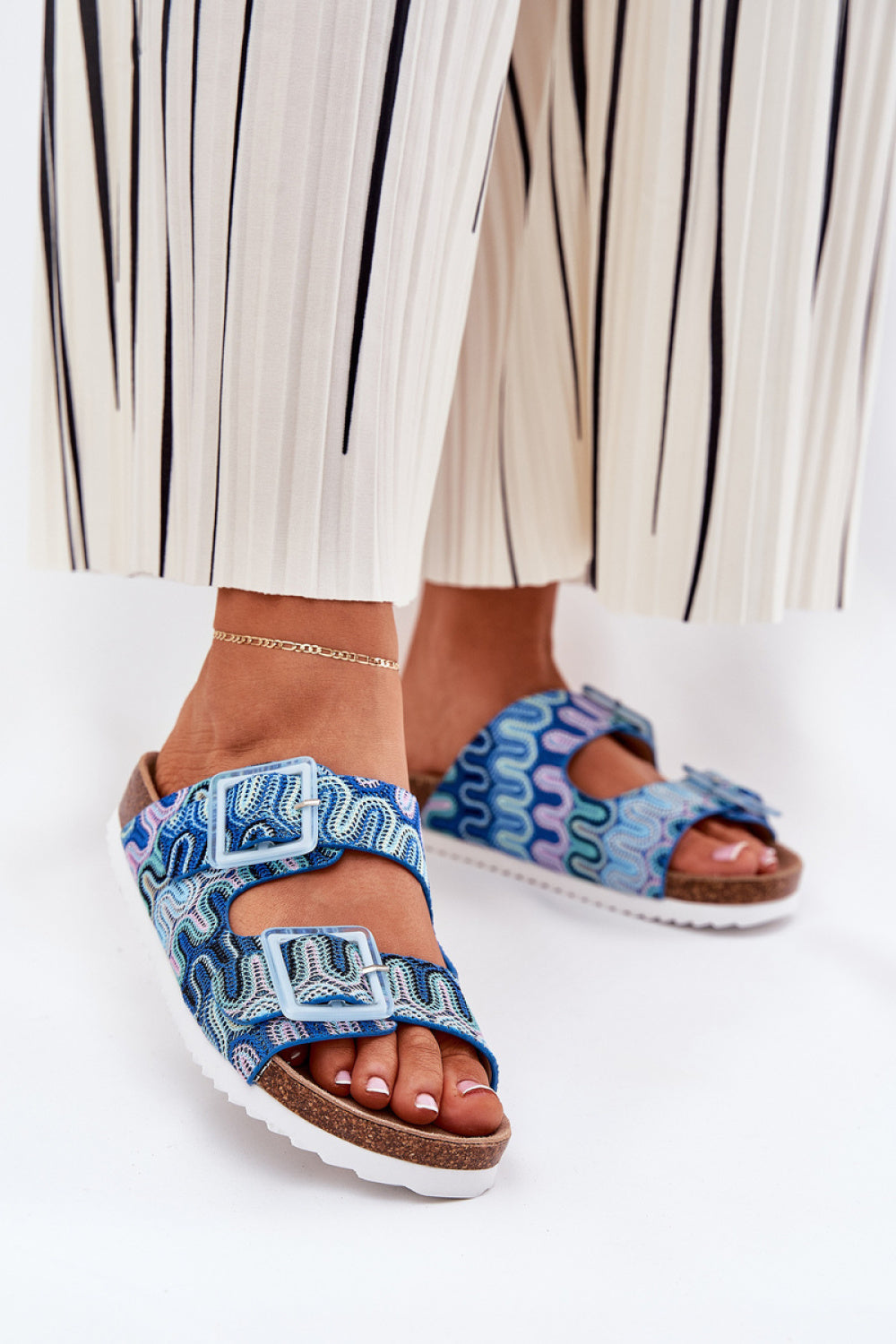 Slippers model 211961 Step in style