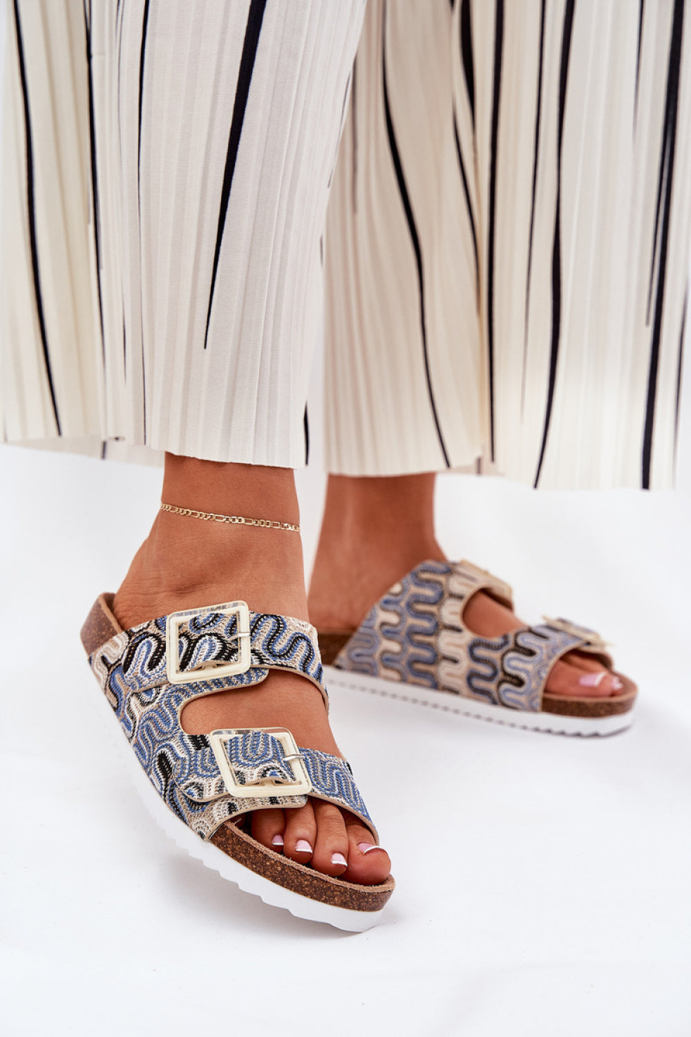 Slippers model 211962 Step in style