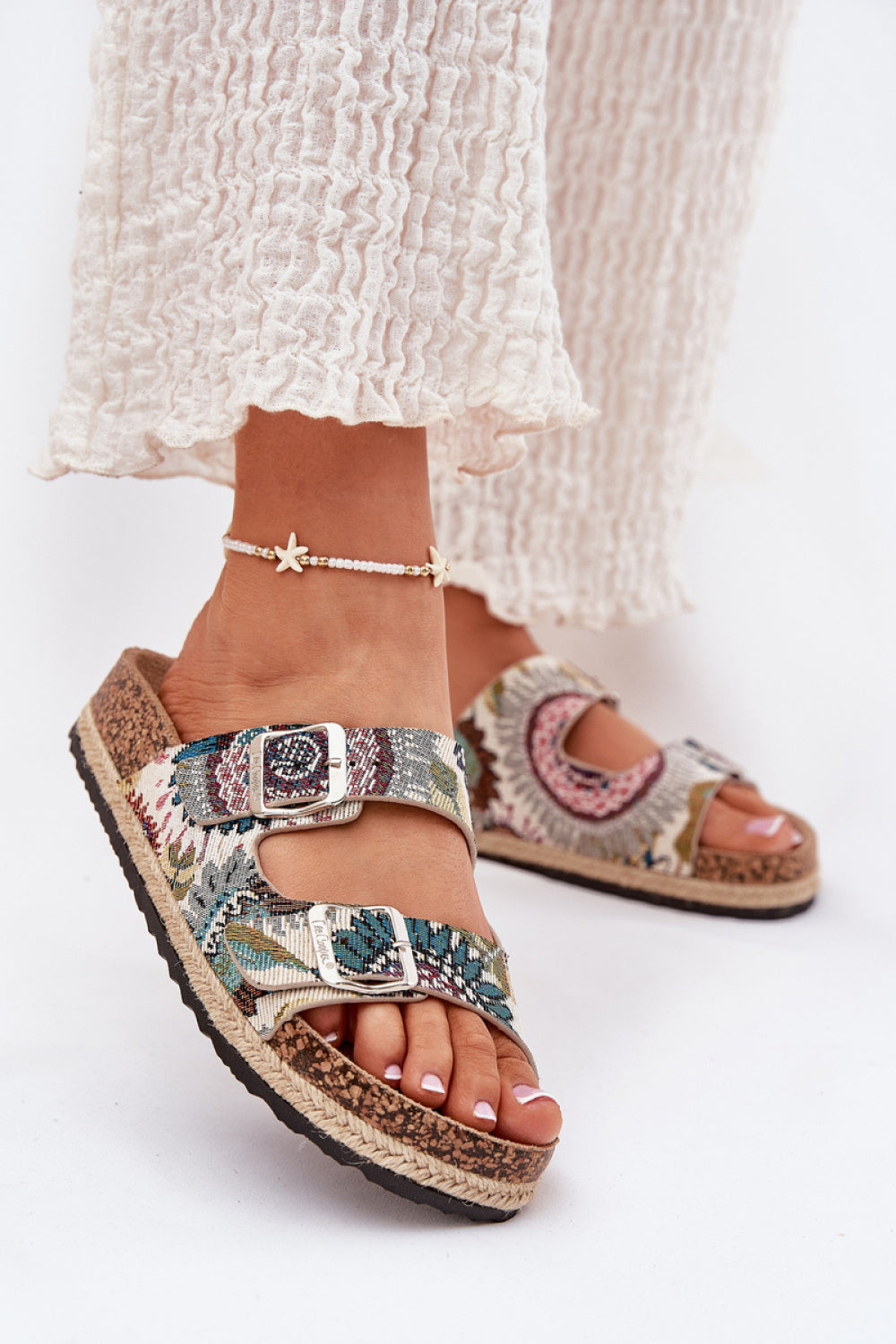 Slippers model 212592 Step in style