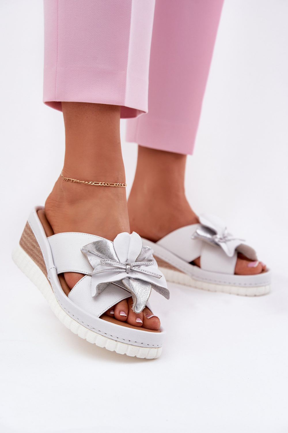 Slippers model 212703 Step in style