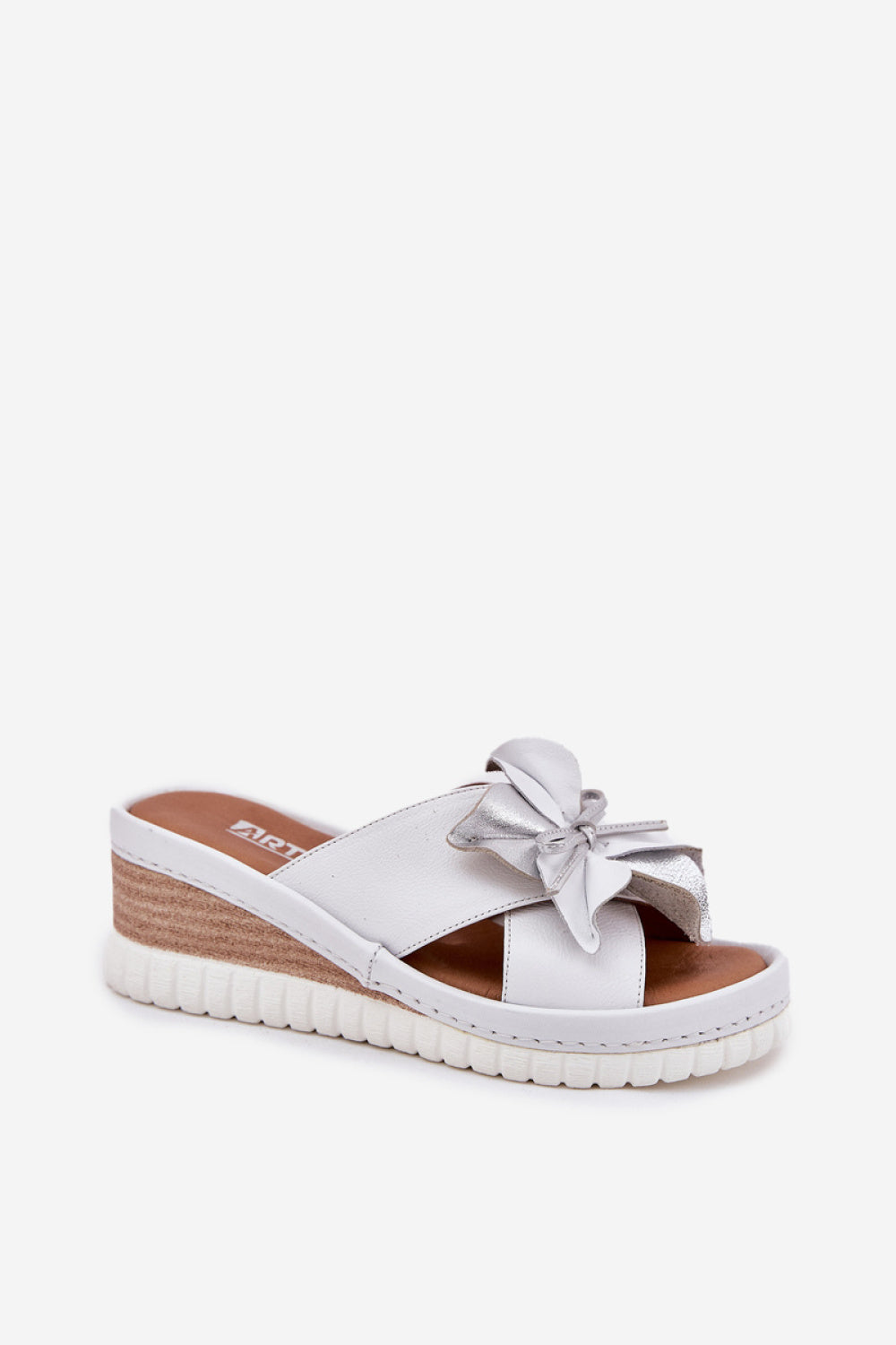 Slippers model 212703 Step in style