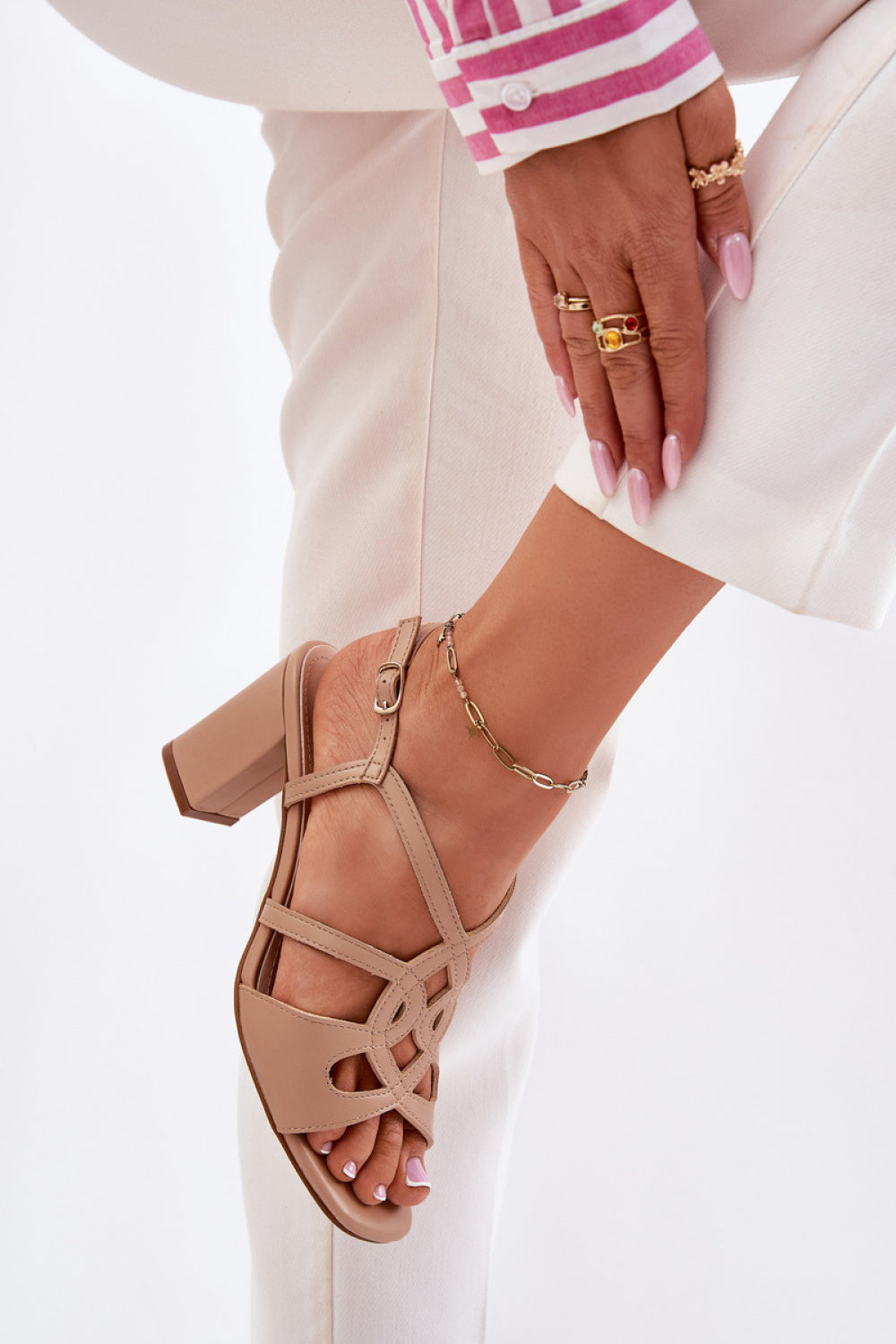 Heeled sandals model 212835 Step in style