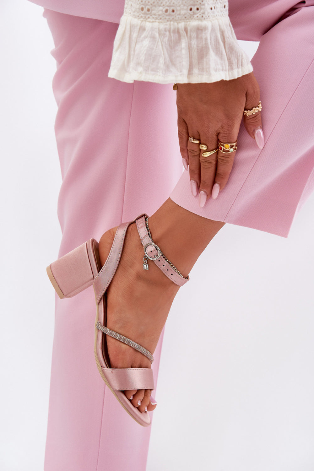 Sandals with heel model 213010 Step in style