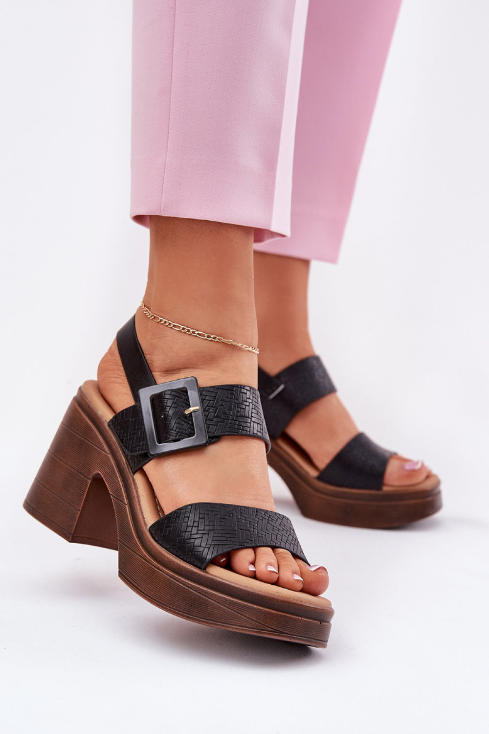 Heeled sandals model 213164 Step in style
