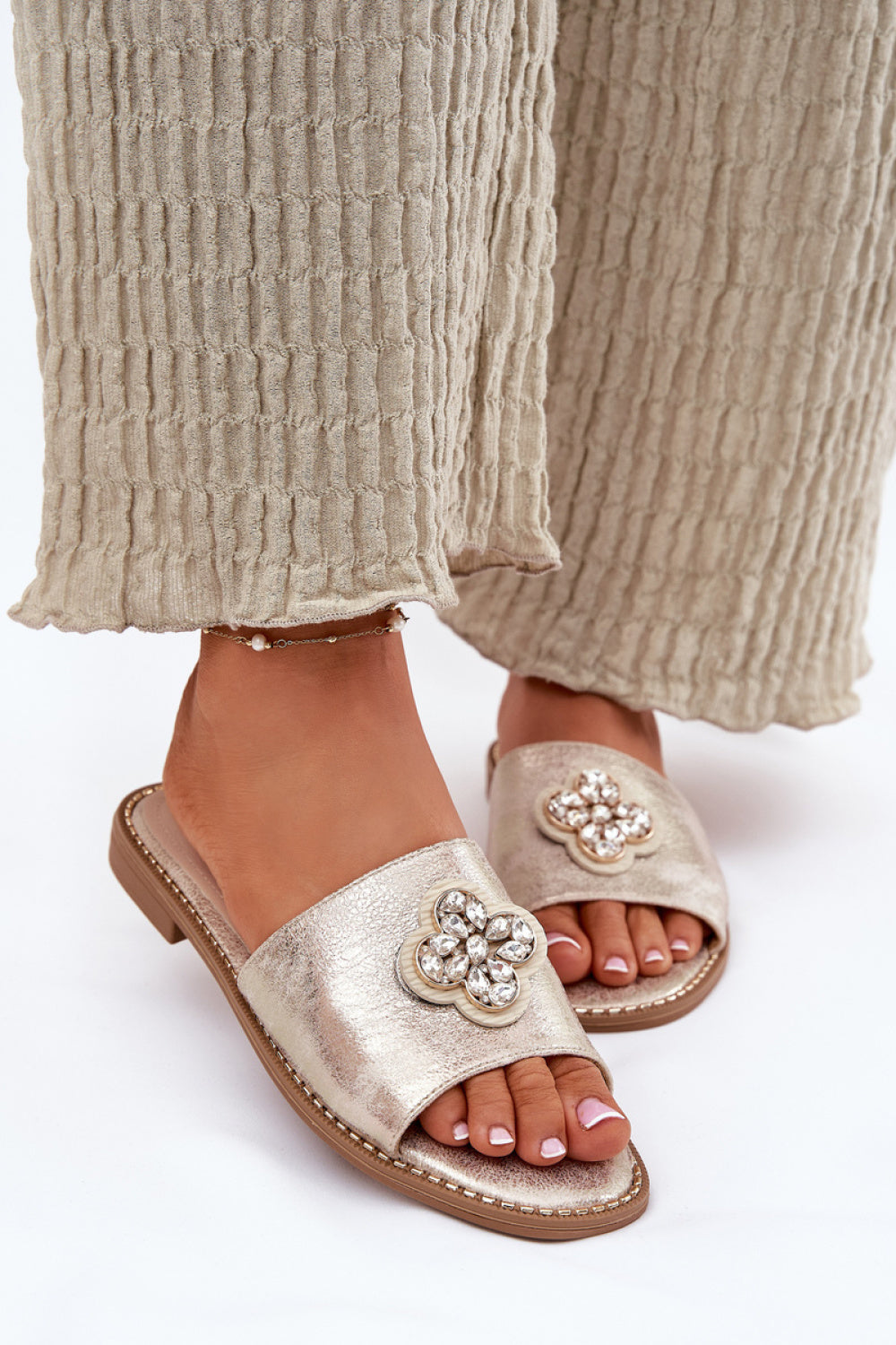 Slippers model 213480 Step in style