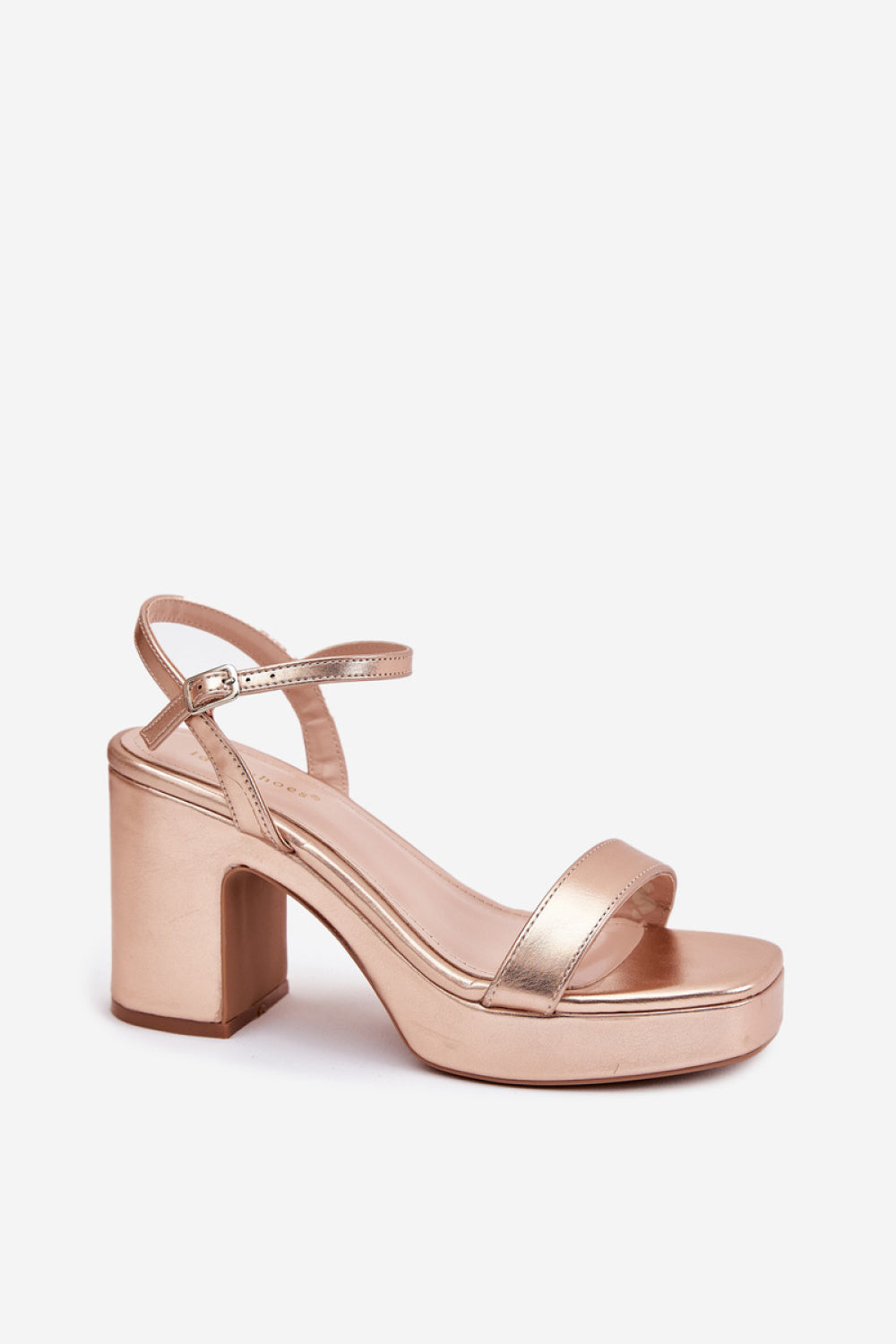 Sandals with heels model 214092 Step in style