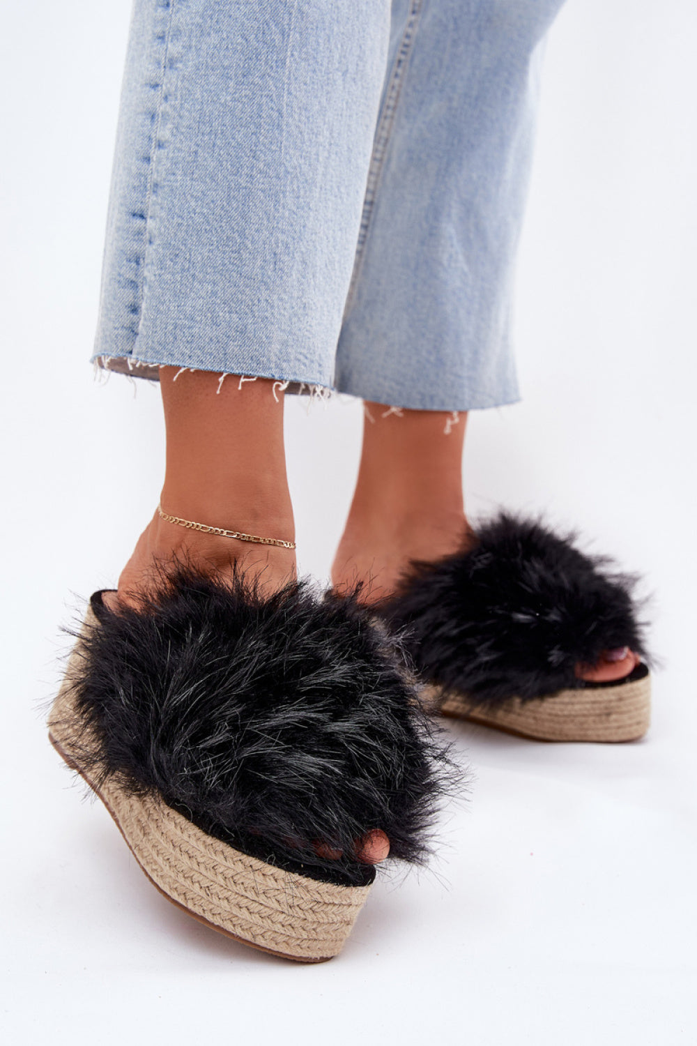 Slippers model 215056 Step in style