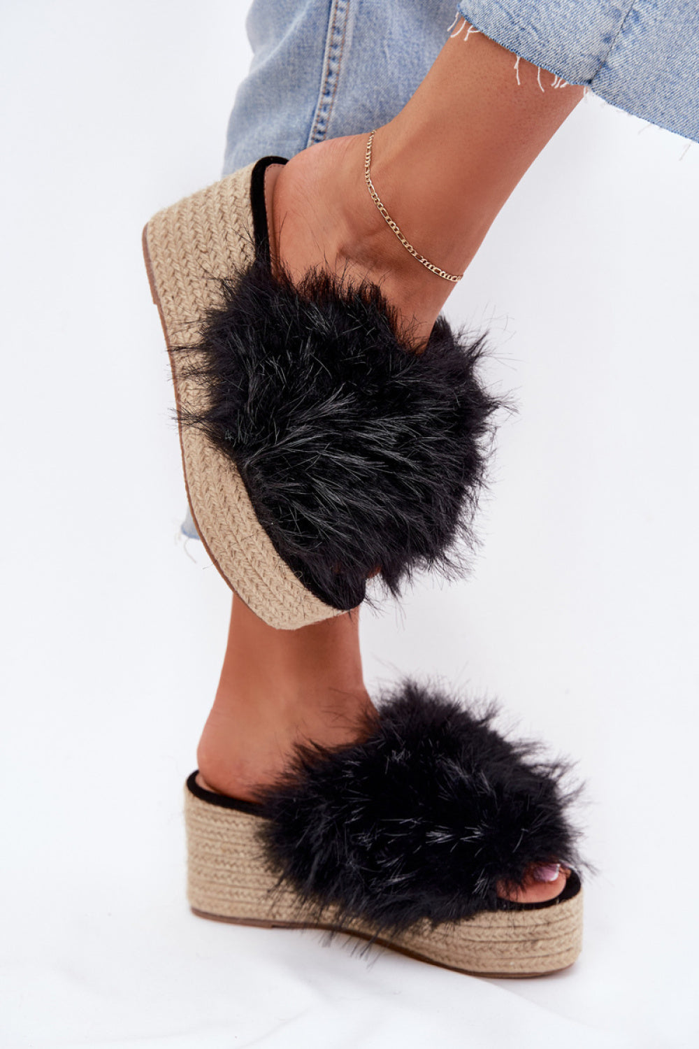 Slippers model 215056 Step in style
