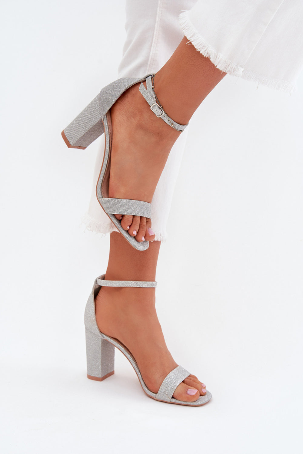 Sandals with heels model 215641 Step in style