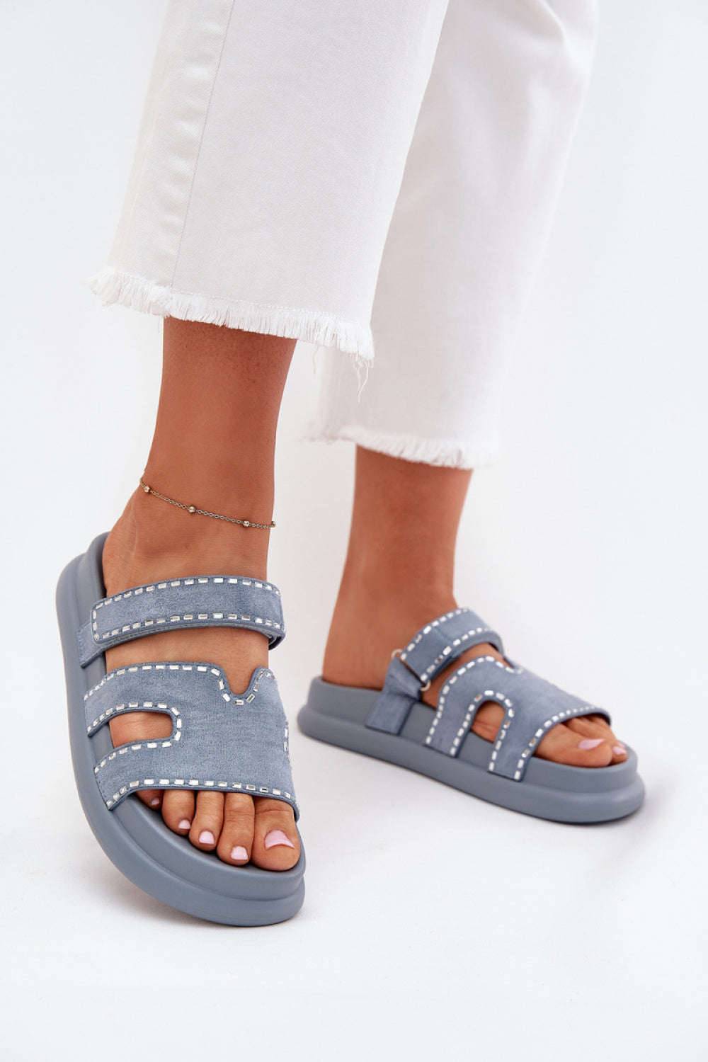 Slippers model 215724 Step in style
