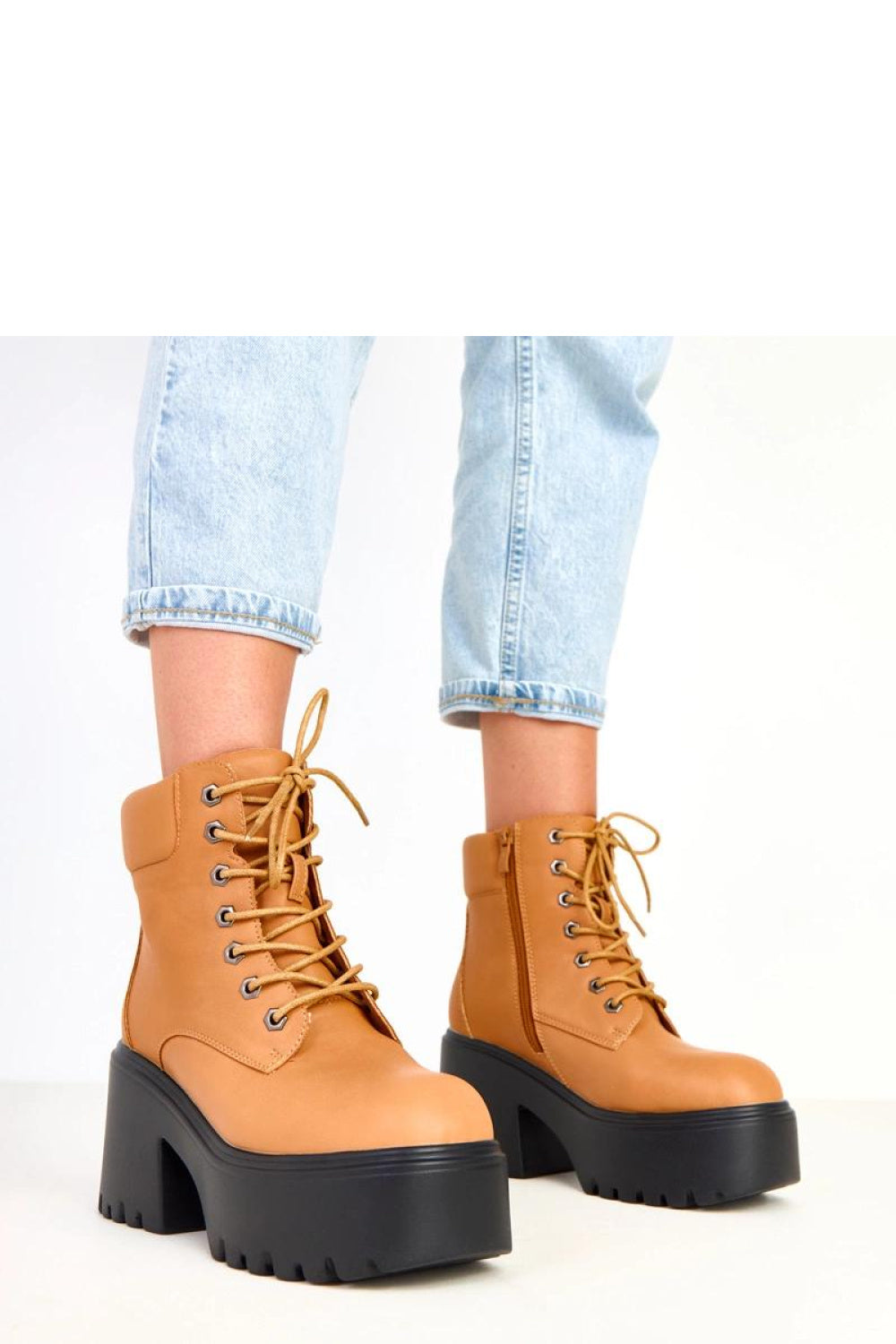 Heeled ankle boots model 217927 Solea