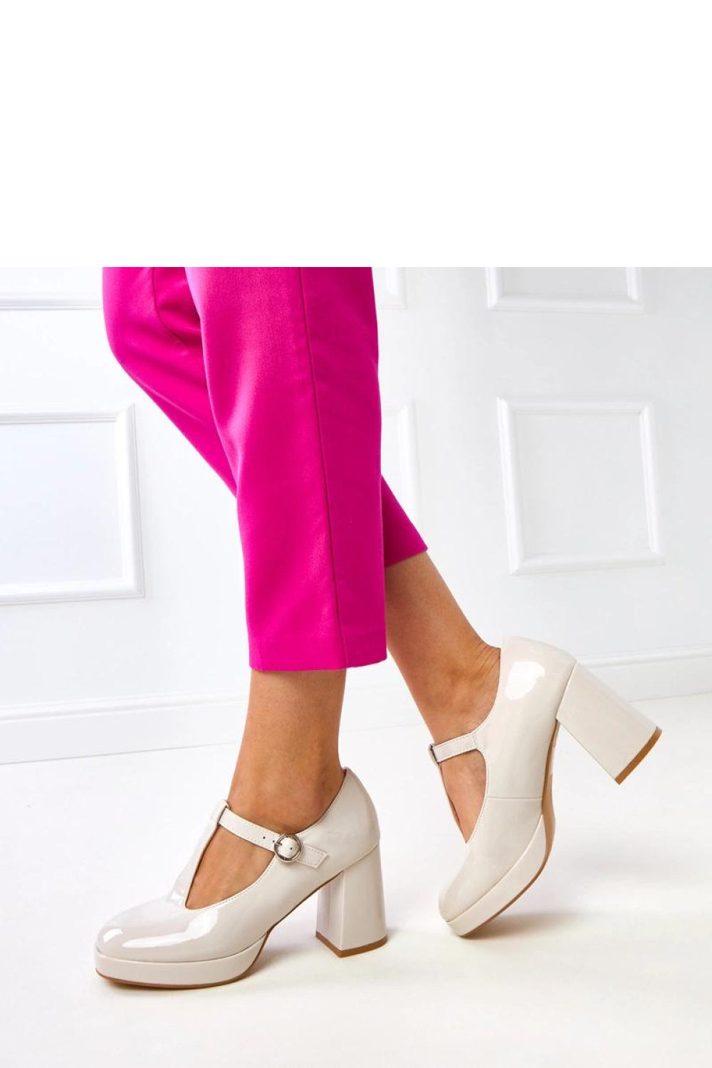 Shoes with heel model 218175 Solea