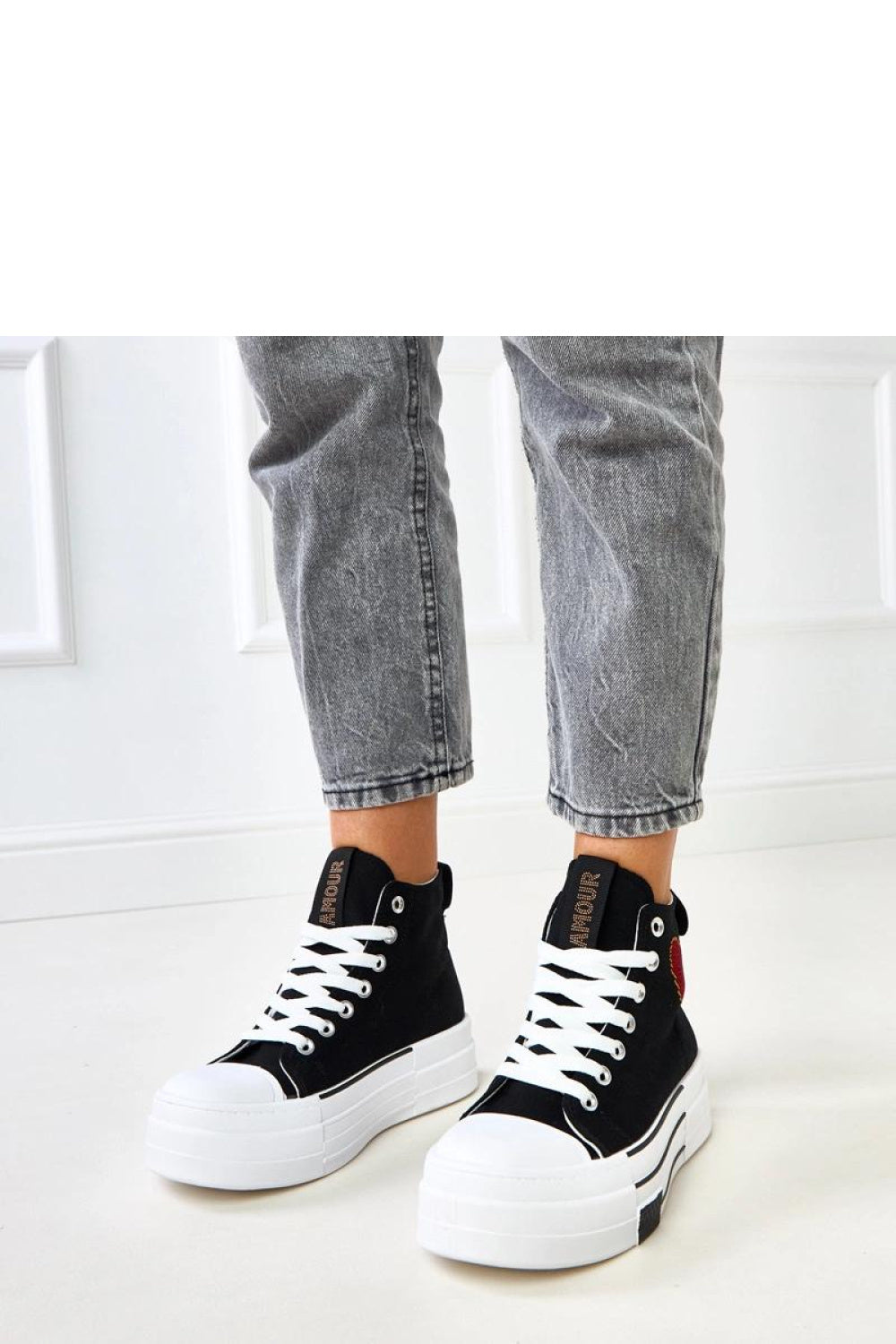 Sneakers model 218371 Solea
