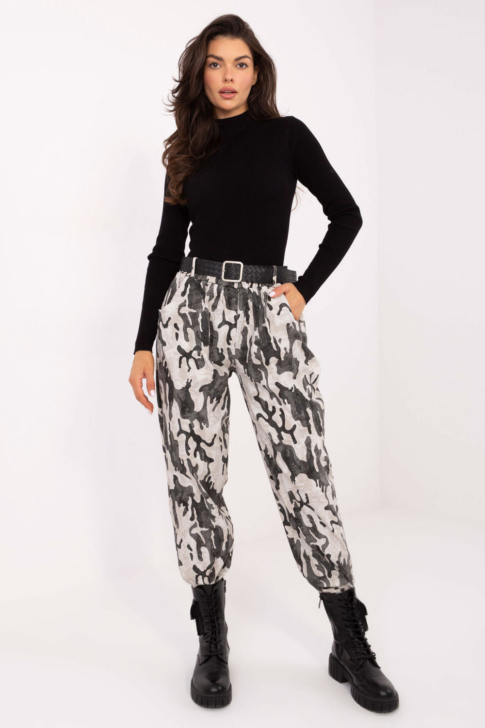 Damen Hose model 218437 Italy Moda