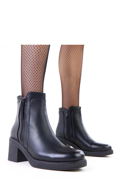 Heeled ankle boots model 218812 Solea