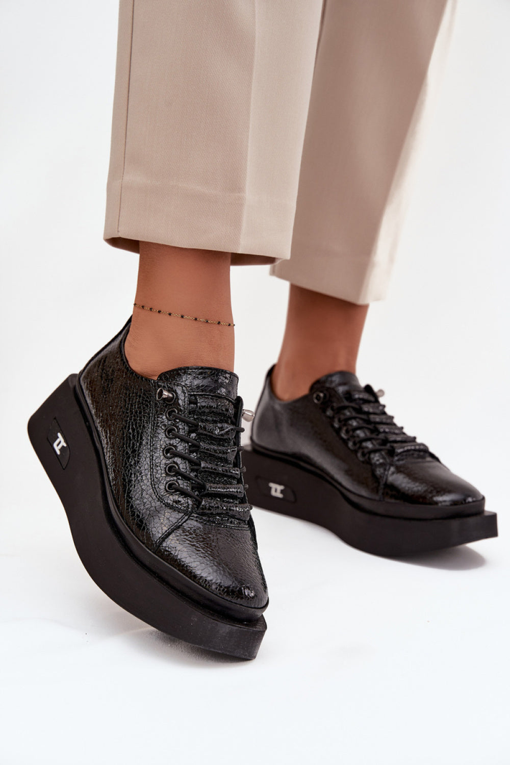 Low shoes model 219103 Step in style