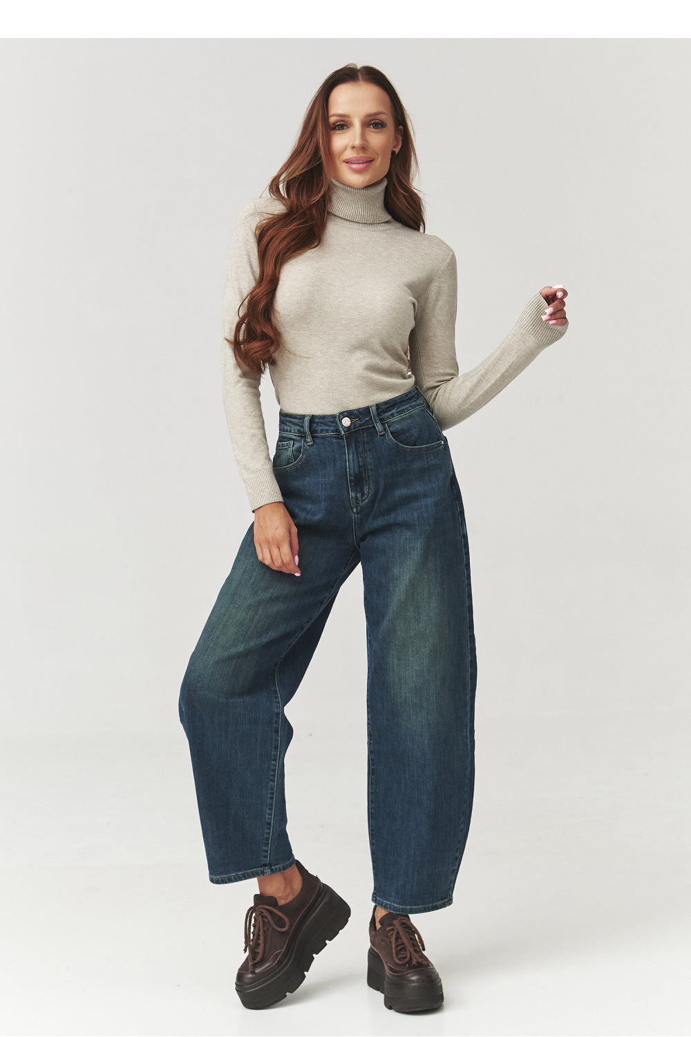 Rollkragenpullover model 219740 Makadamia
