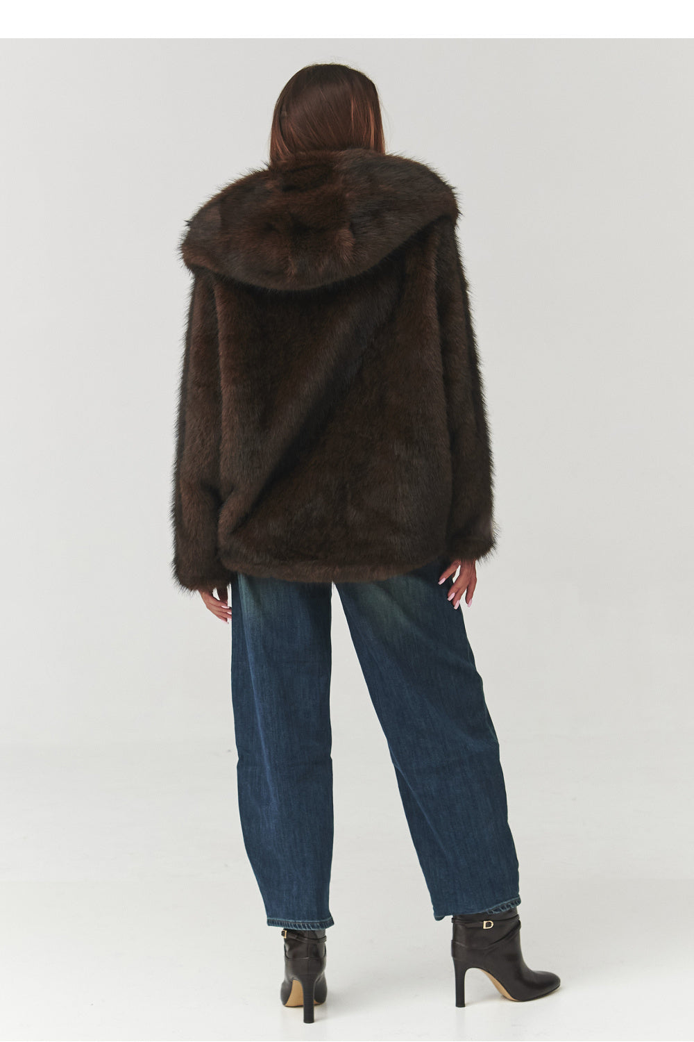 Jacke model 219747 Makadamia