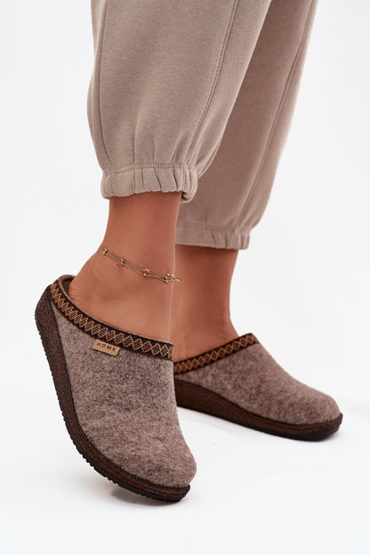 Slippers model 220066 Step in style