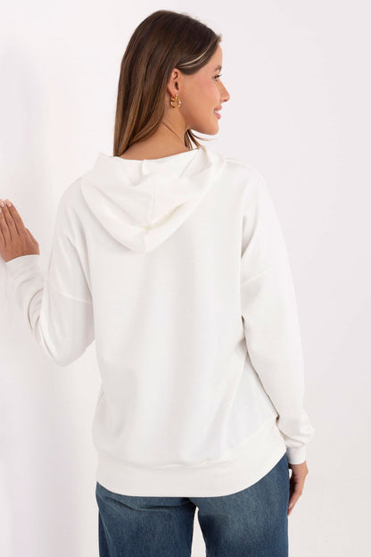 Sweater model 220421 Relevance