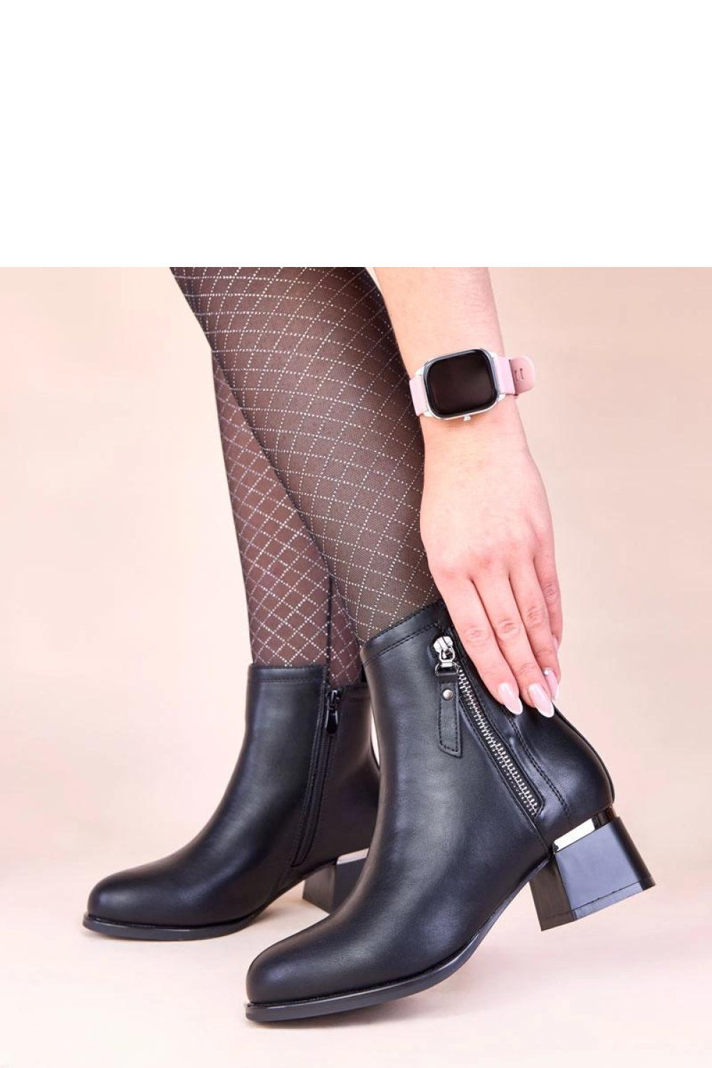 Ankle boots with heel model 221016 Solea