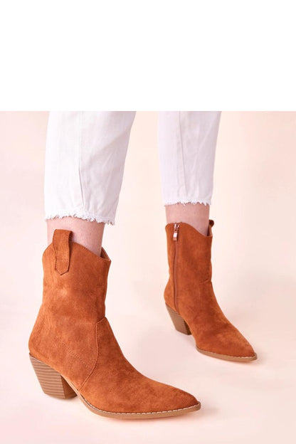 Heeled ankle boots model 221021 Solea