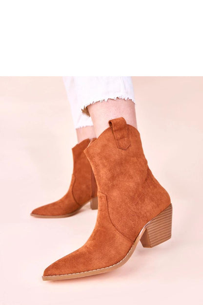 Heeled ankle boots model 221021 Solea