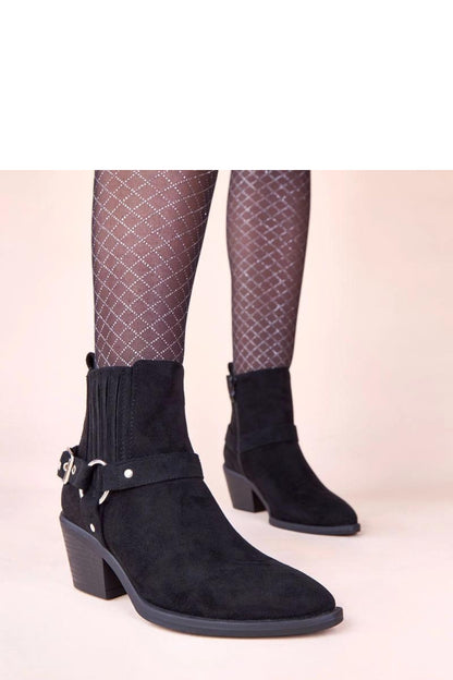 Ankle boots with heel model 221024 Solea