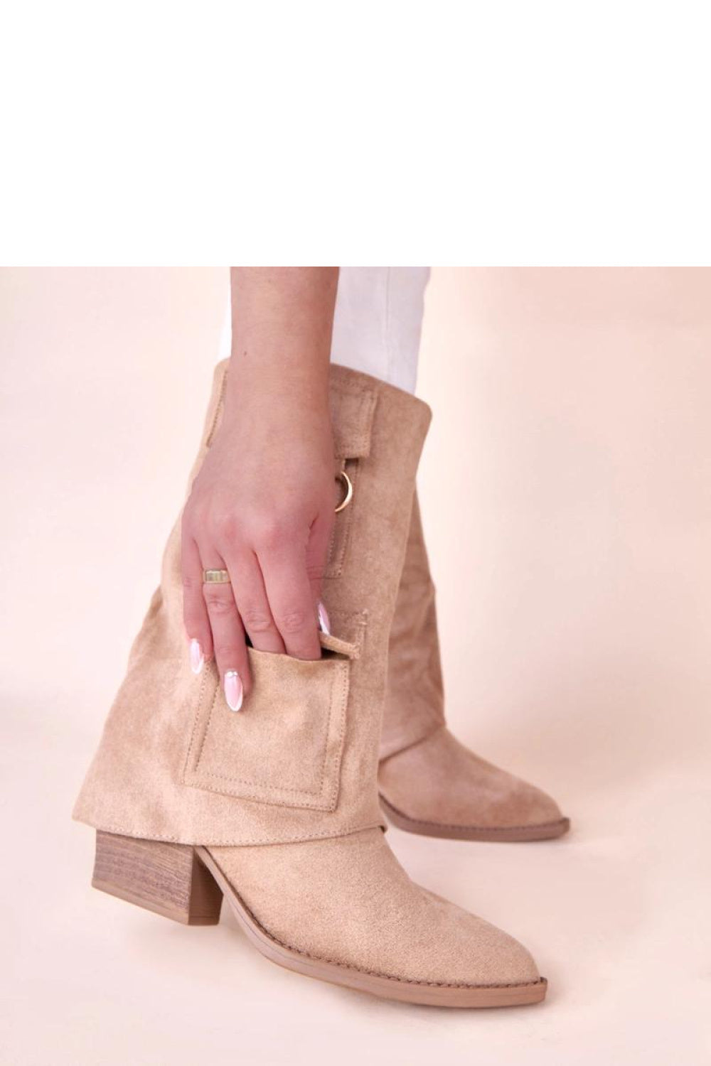 Ankle boots with heel model 221367 Solea