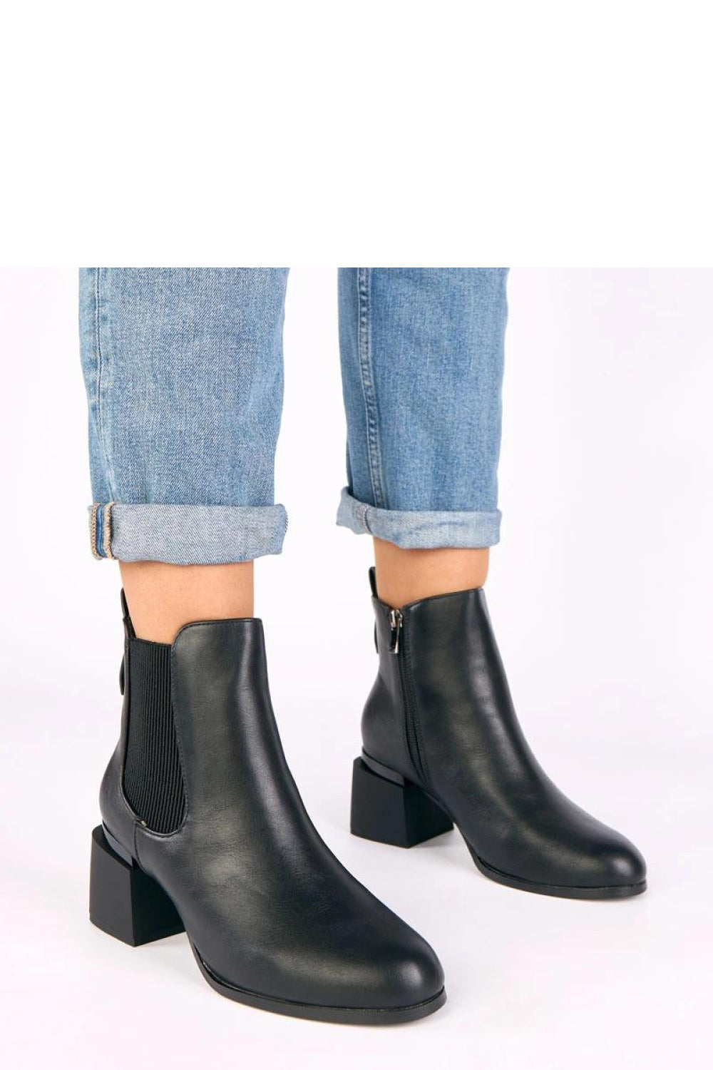Heeled ankle boots model 221631 Solea