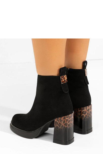 Ankle boots with heel model 222034 Solea