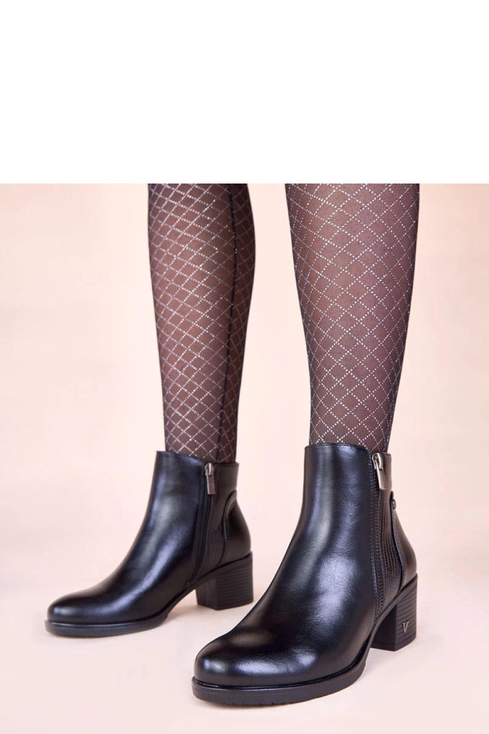 Heeled ankle boots model 222057 Solea