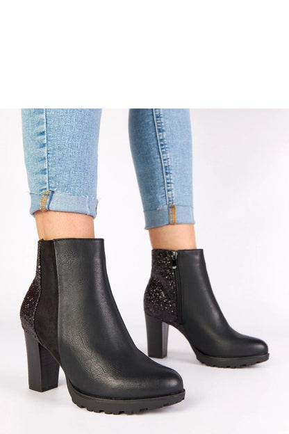 Ankle boots with heel model 222359 Solea
