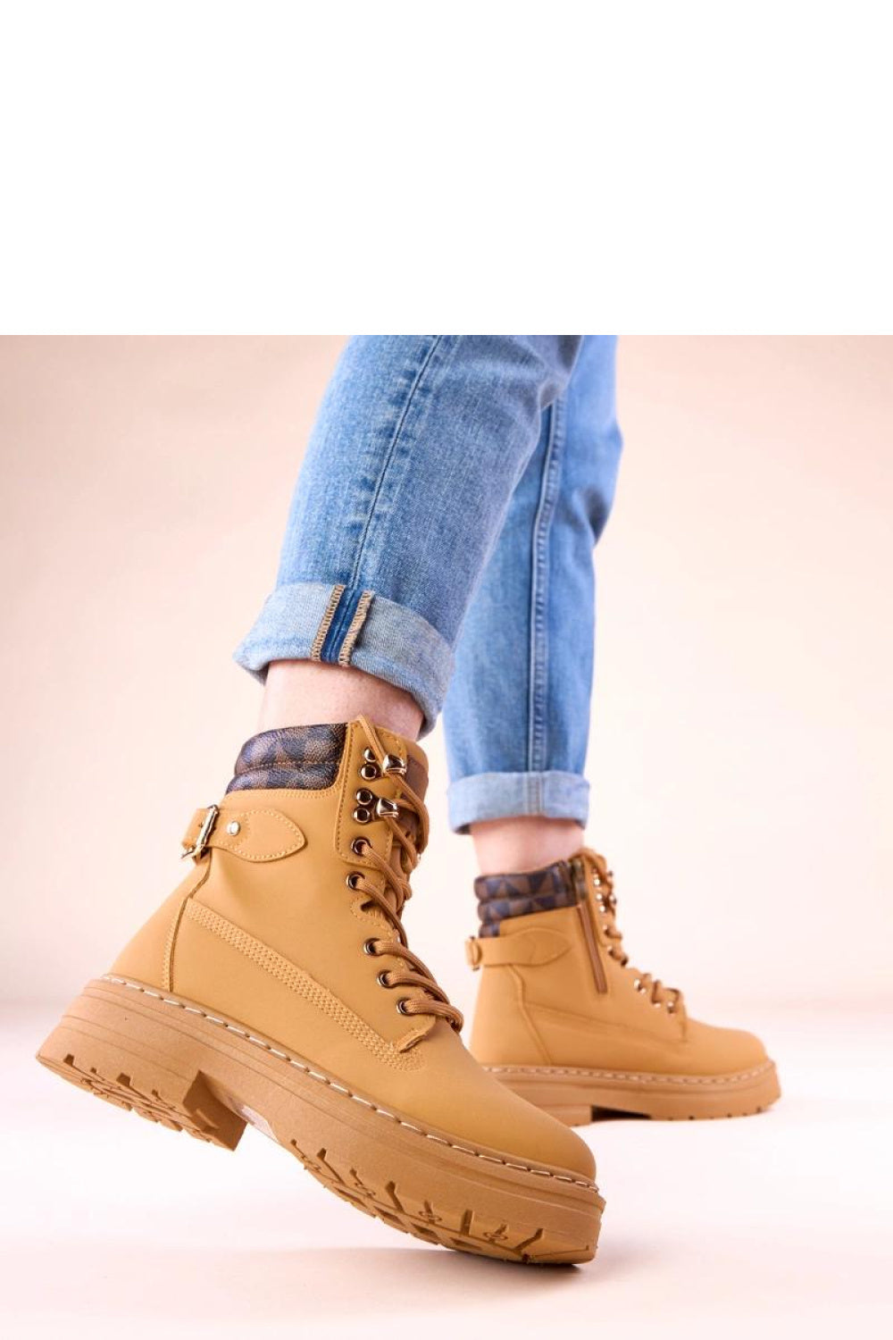 Trapper Shoes model 222376 Solea