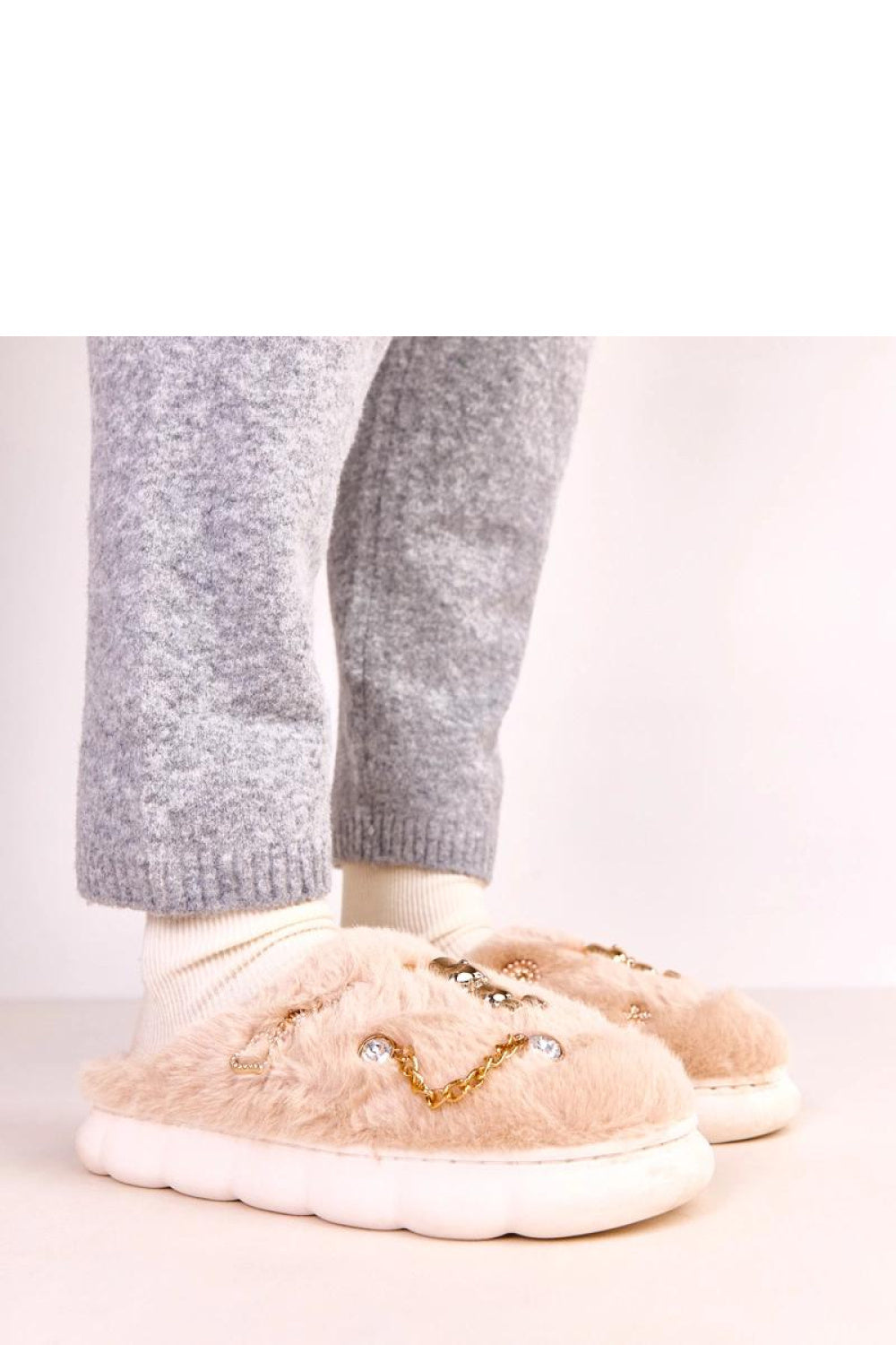 Slippers model 223113 Solea