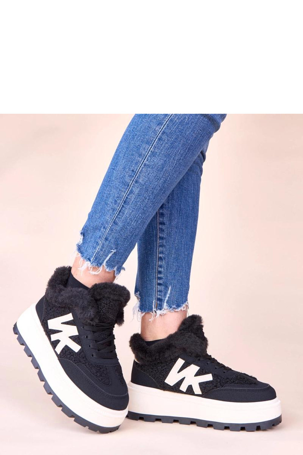 Athletic shoes model 223144 Solea