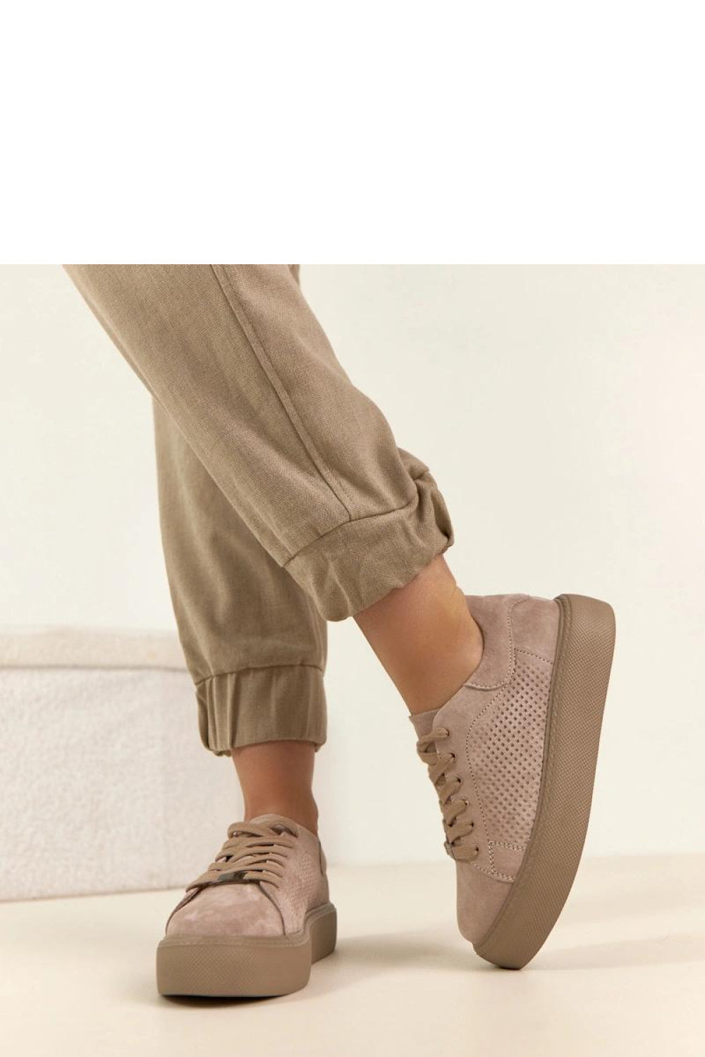 Sporty shoes on platform model 224957 Solea