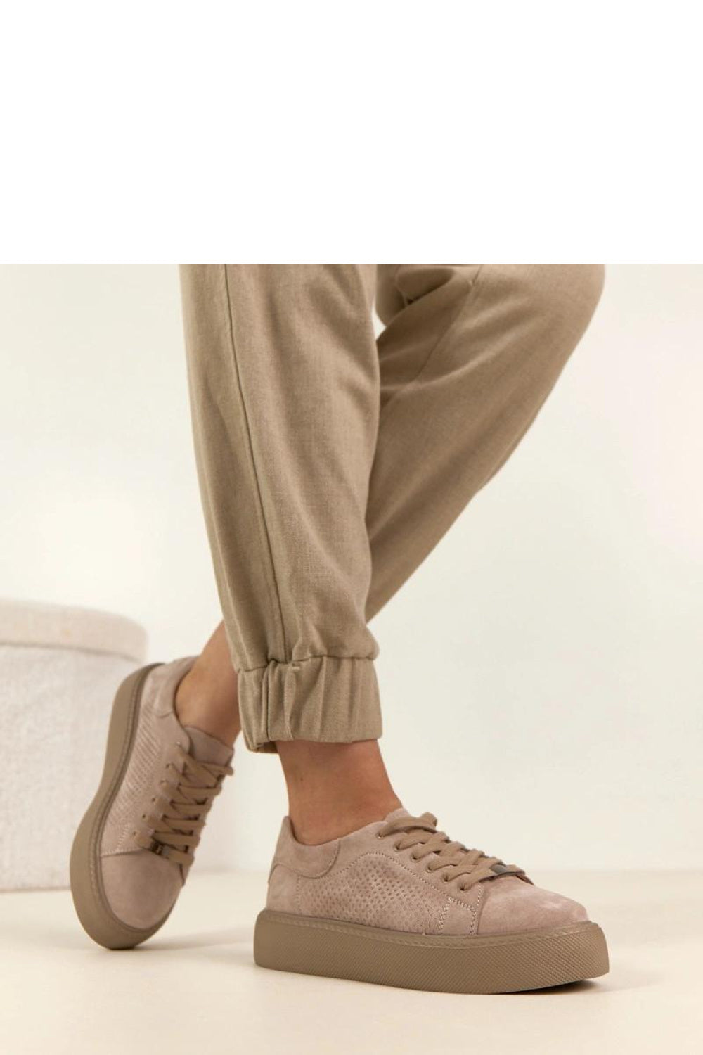Sporty shoes on platform model 224957 Solea