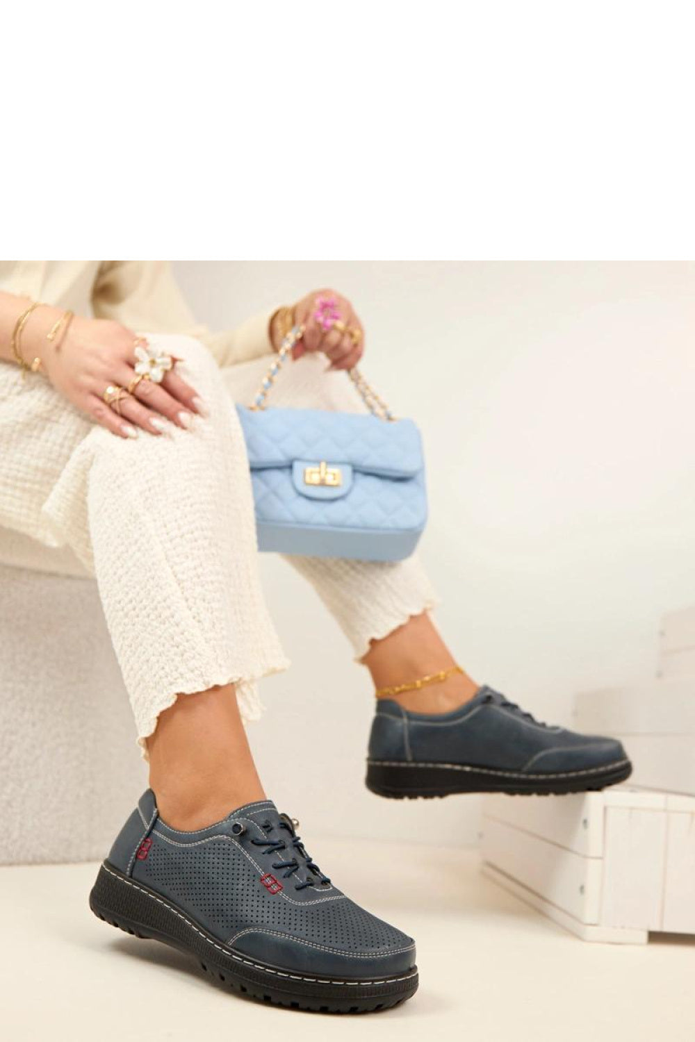 Low shoes model 225599 Solea