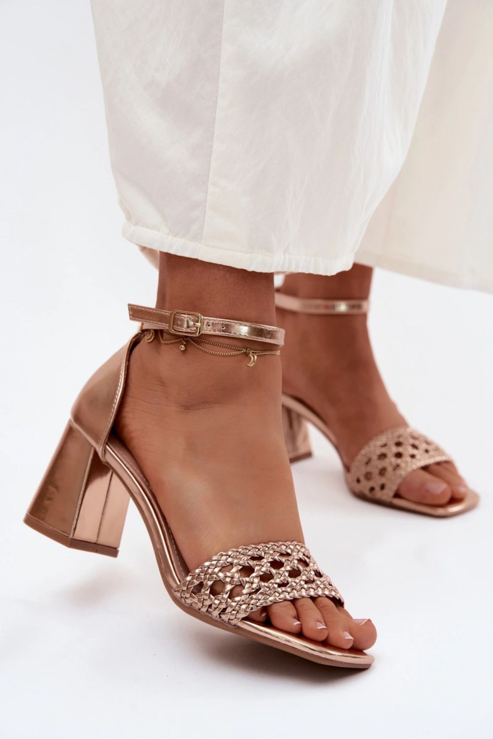 Sandalen mit Absatz model 227454 Step in style