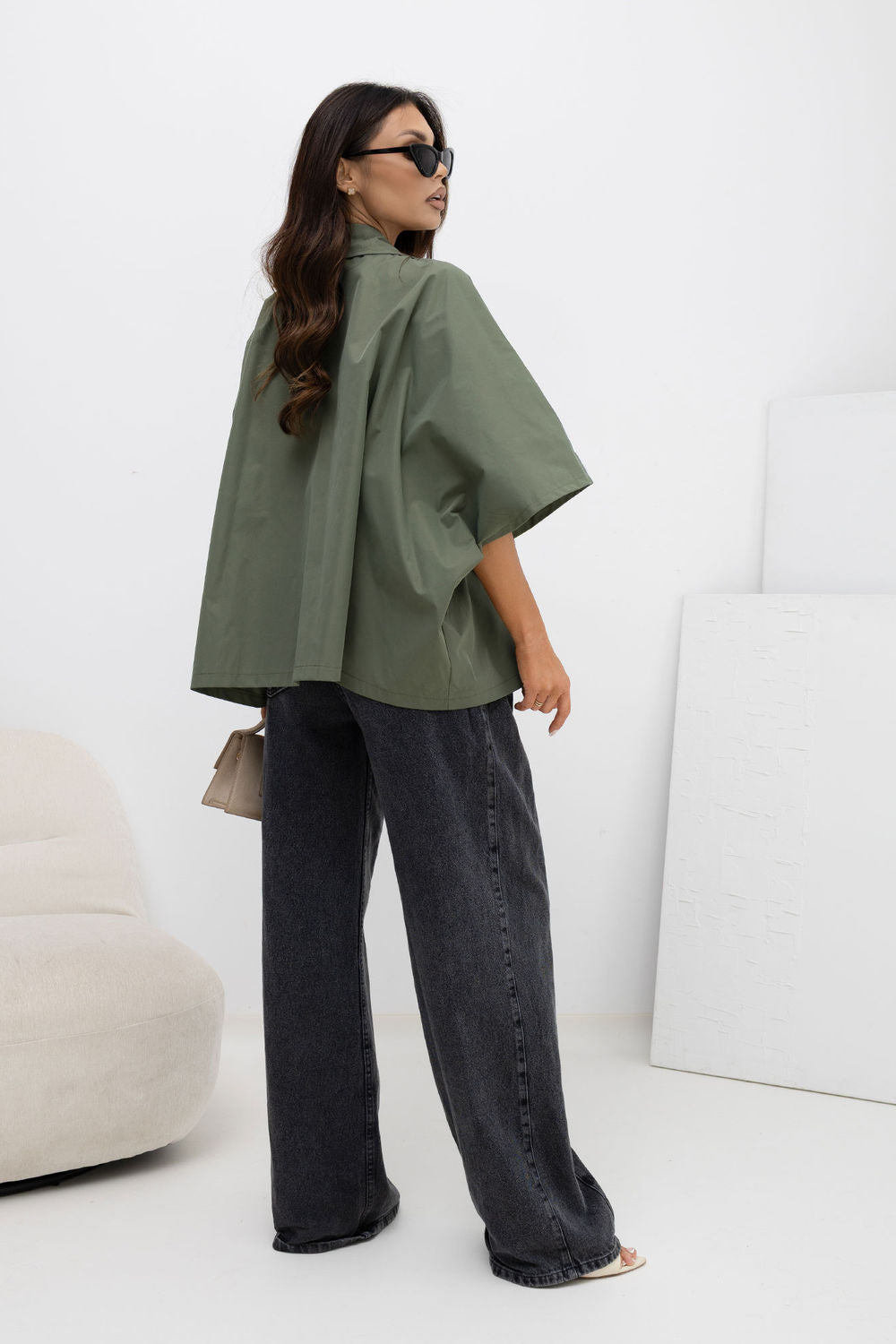 Mantel model 227671 Rue Paris