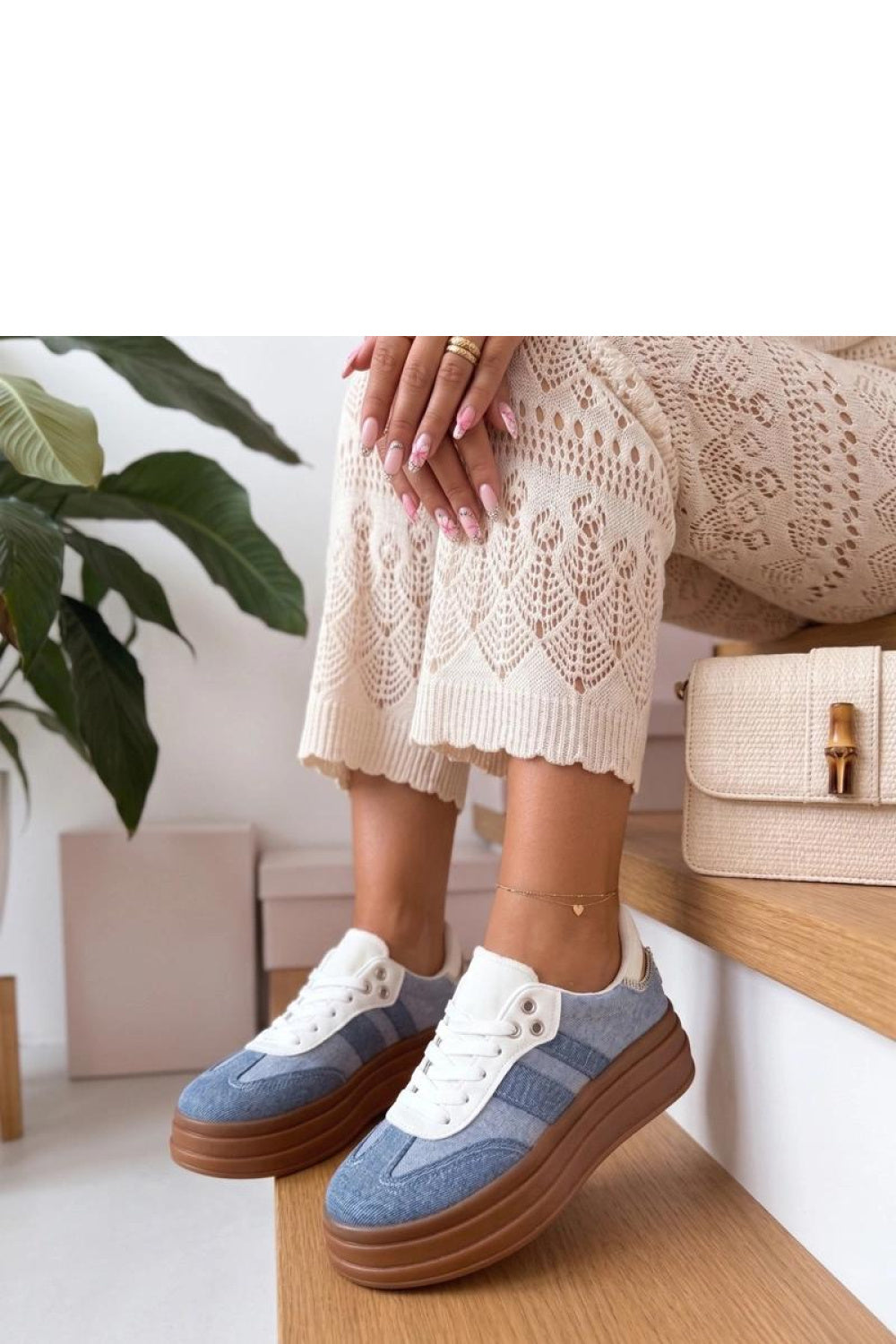 Sportliche Schuhe auf Plattform model 227742 Solea