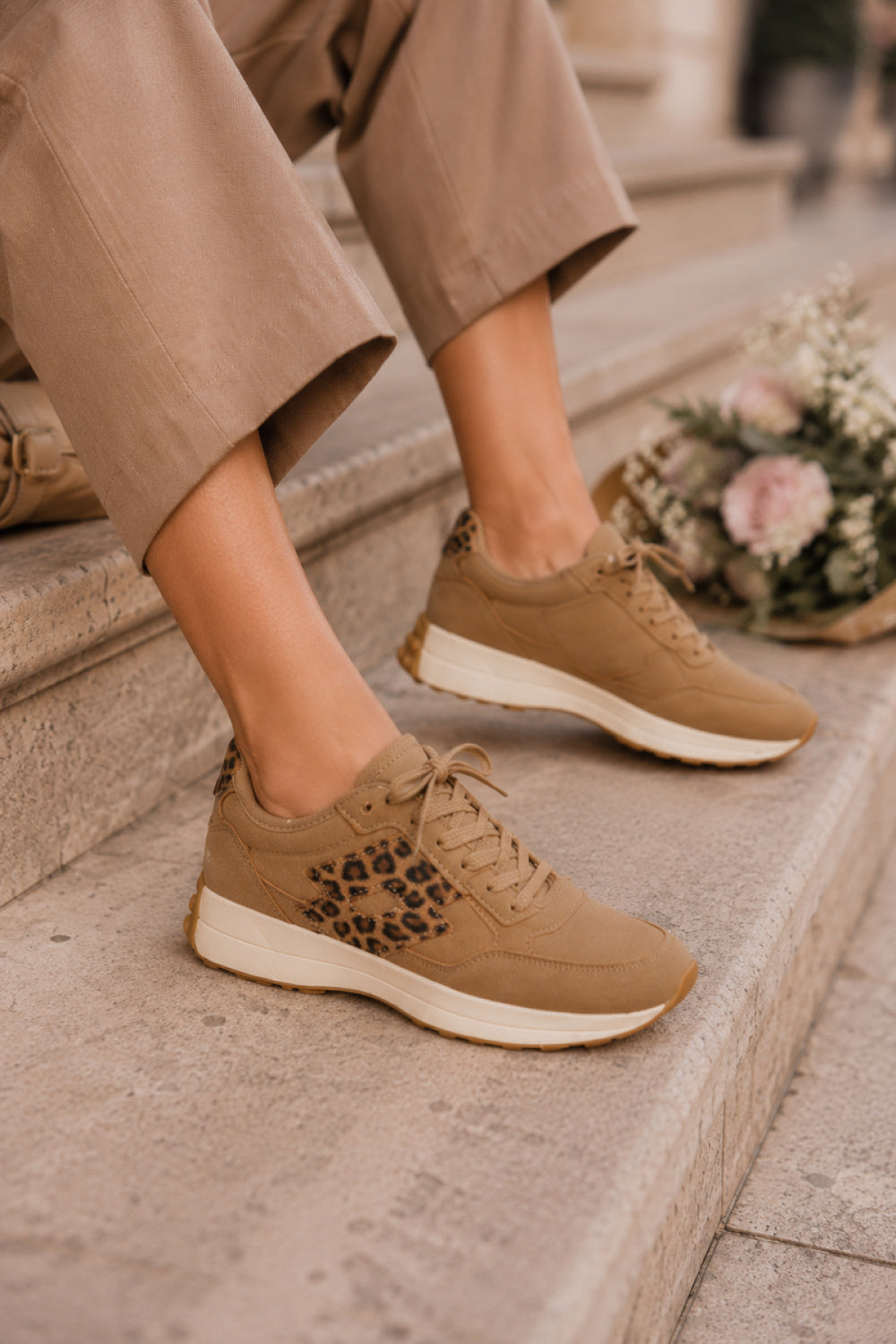 Sportliche Schuhe auf Plattform model 230613 Step in style