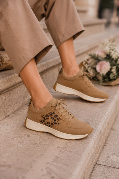 Sportliche Schuhe auf Plattform model 230613 Step in style