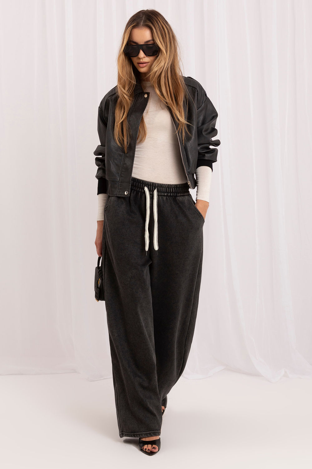 Sportanzug Hosen model 230893 Italy Moda