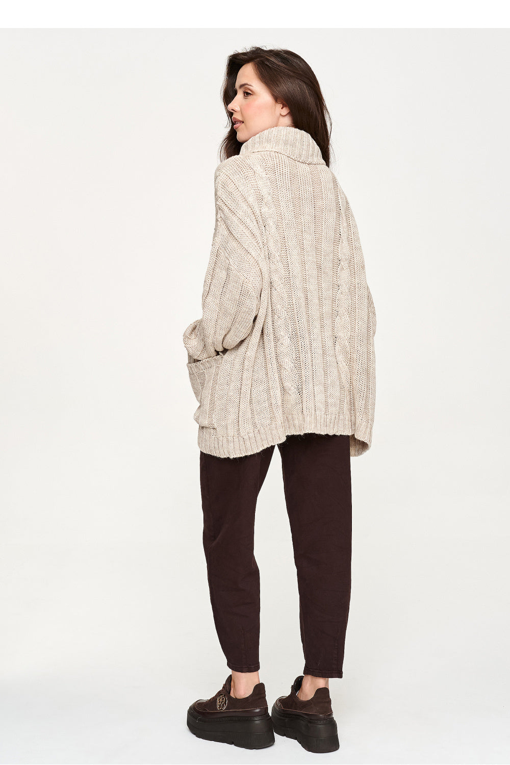 Rollkragenpullover model 232052 Makadamia